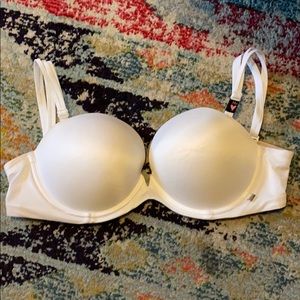 Victoria’s Secret Very Sexy strapless bra